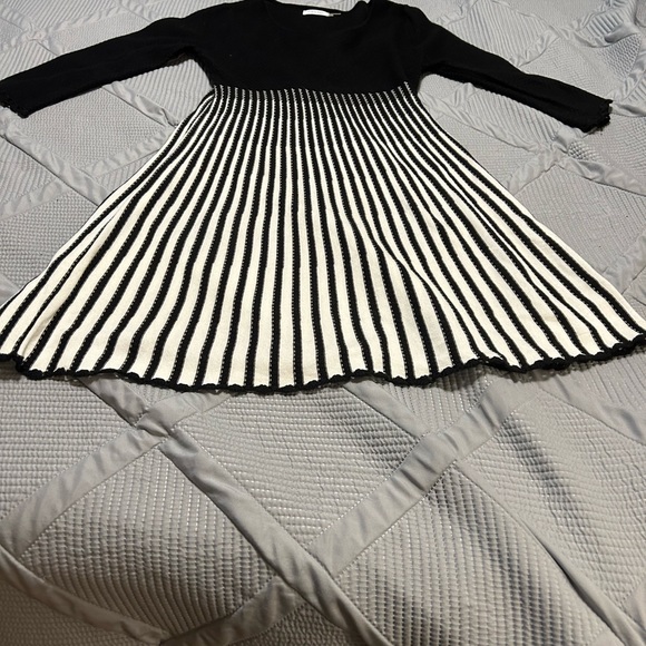 Calvin Klein l,black knit too and black and white stripes down knit. - Picture 13 of 16